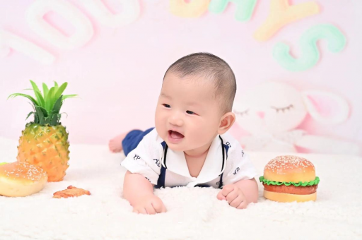 宝宝几月抬头 宝宝几月抬头